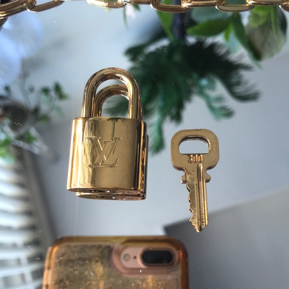 LOUIS VUITTON LOCK # 300 WITH GOLD TONED CHAIN - Picture 8 of 11